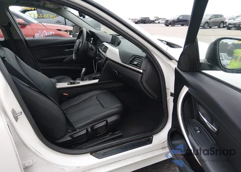 2015 BMW 320I xDrive z USA, uszkodzony, nr VIN WBA3C3G52FNS73358